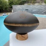 Objets de déco vintage en cuir et ballons en cuir personnalisables