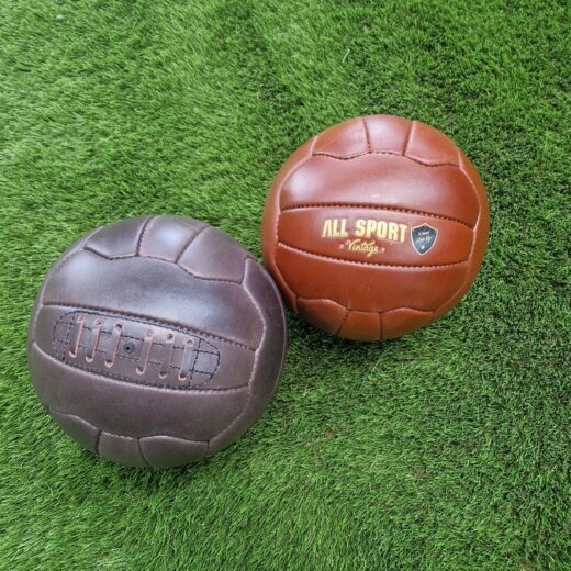 Ballon de Foot Vintage en Cuir Cousu Main